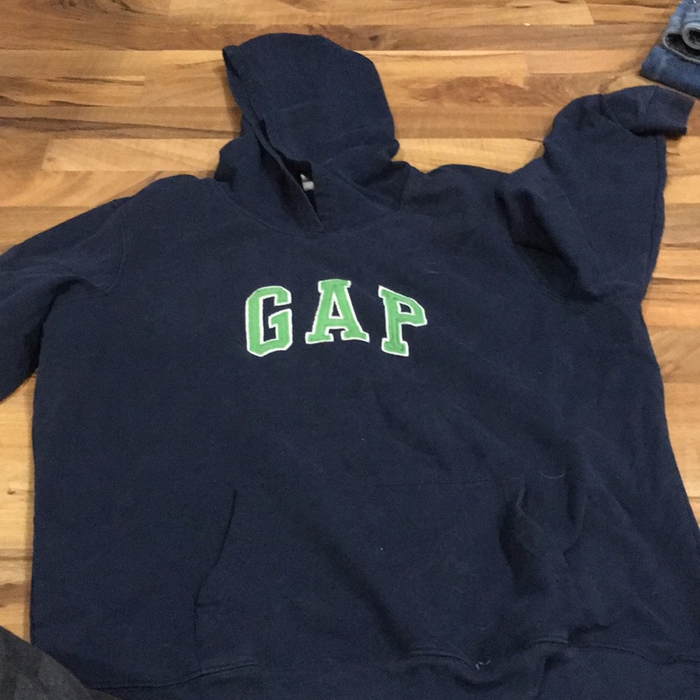 GAP sweatshirt